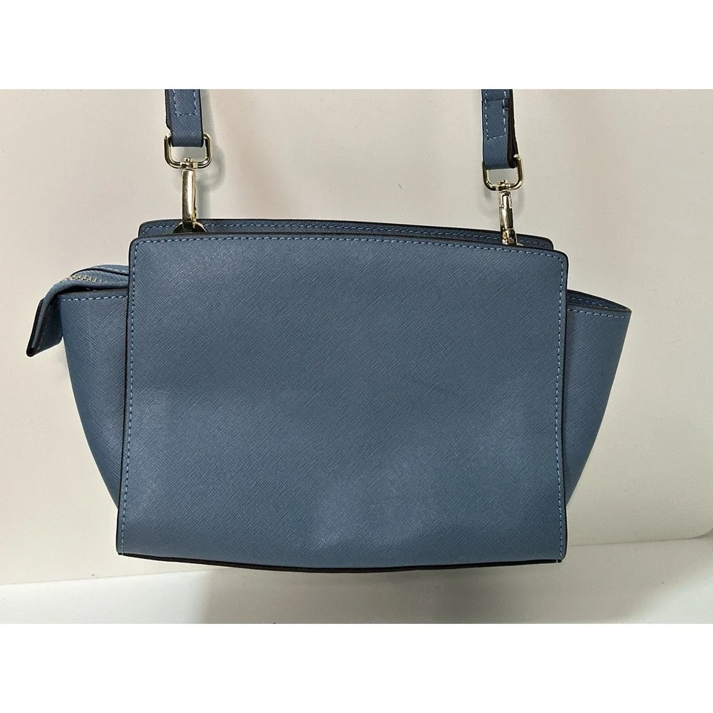 Michael Kors, Selma Medium‎ Saffiano Leather Crossbody Bag - Stylish & Timeless,